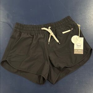 Vuori Clementine 4” Short 2.0 Black